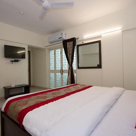 Oyo 9052 Leisurely Abode Hotel Khadki Екстериор снимка