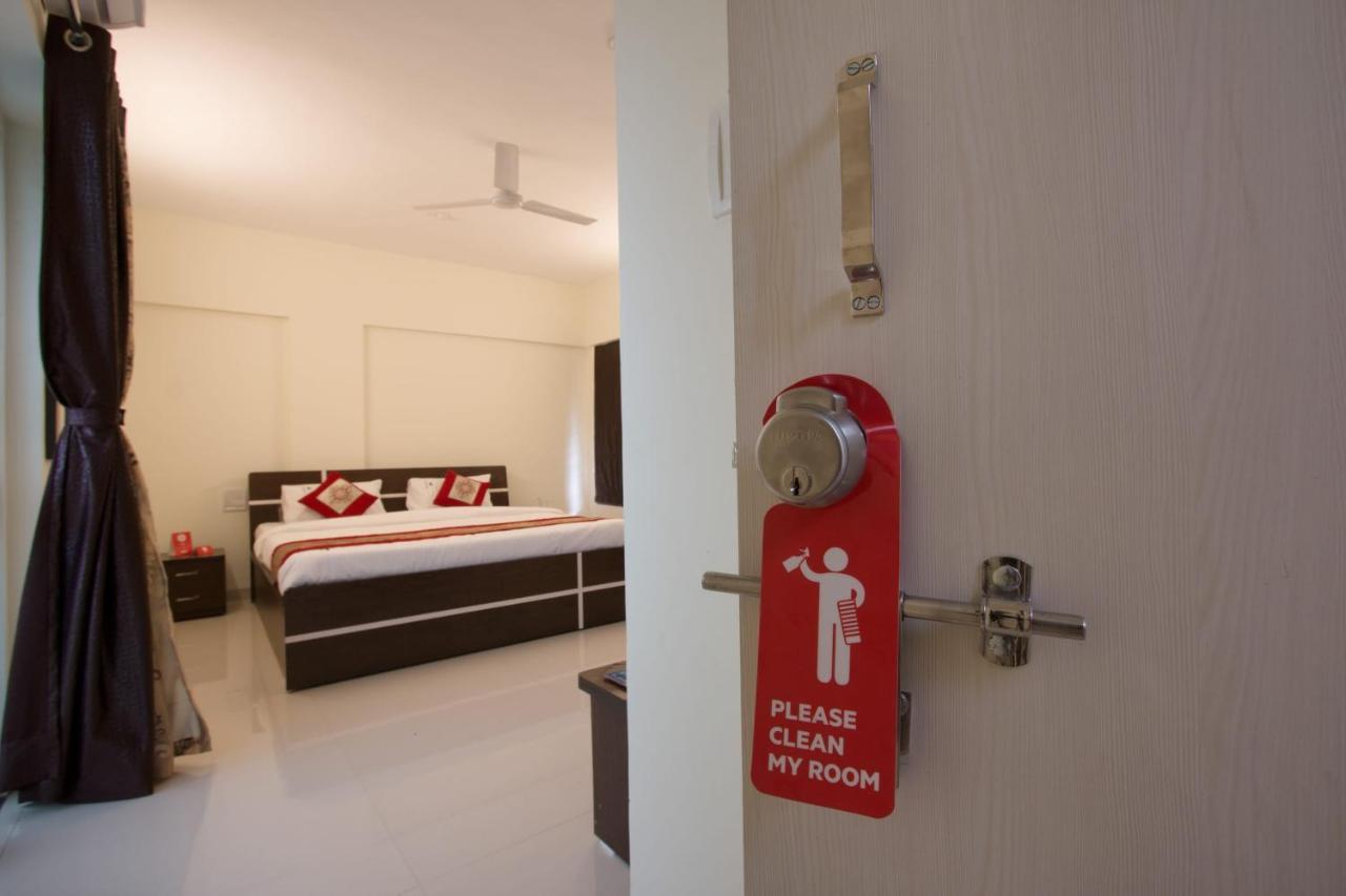 Oyo 9052 Leisurely Abode Hotel Khadki Екстериор снимка