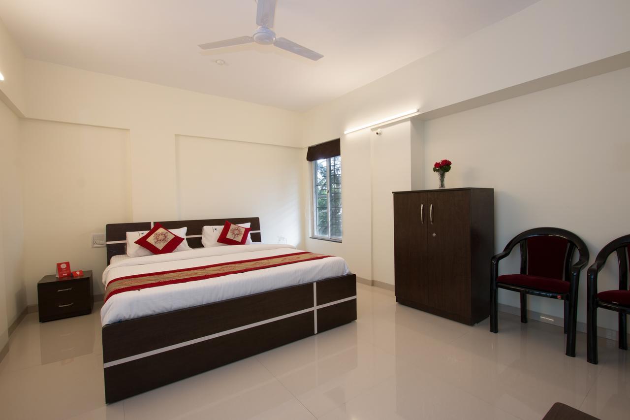 Oyo 9052 Leisurely Abode Hotel Khadki Екстериор снимка